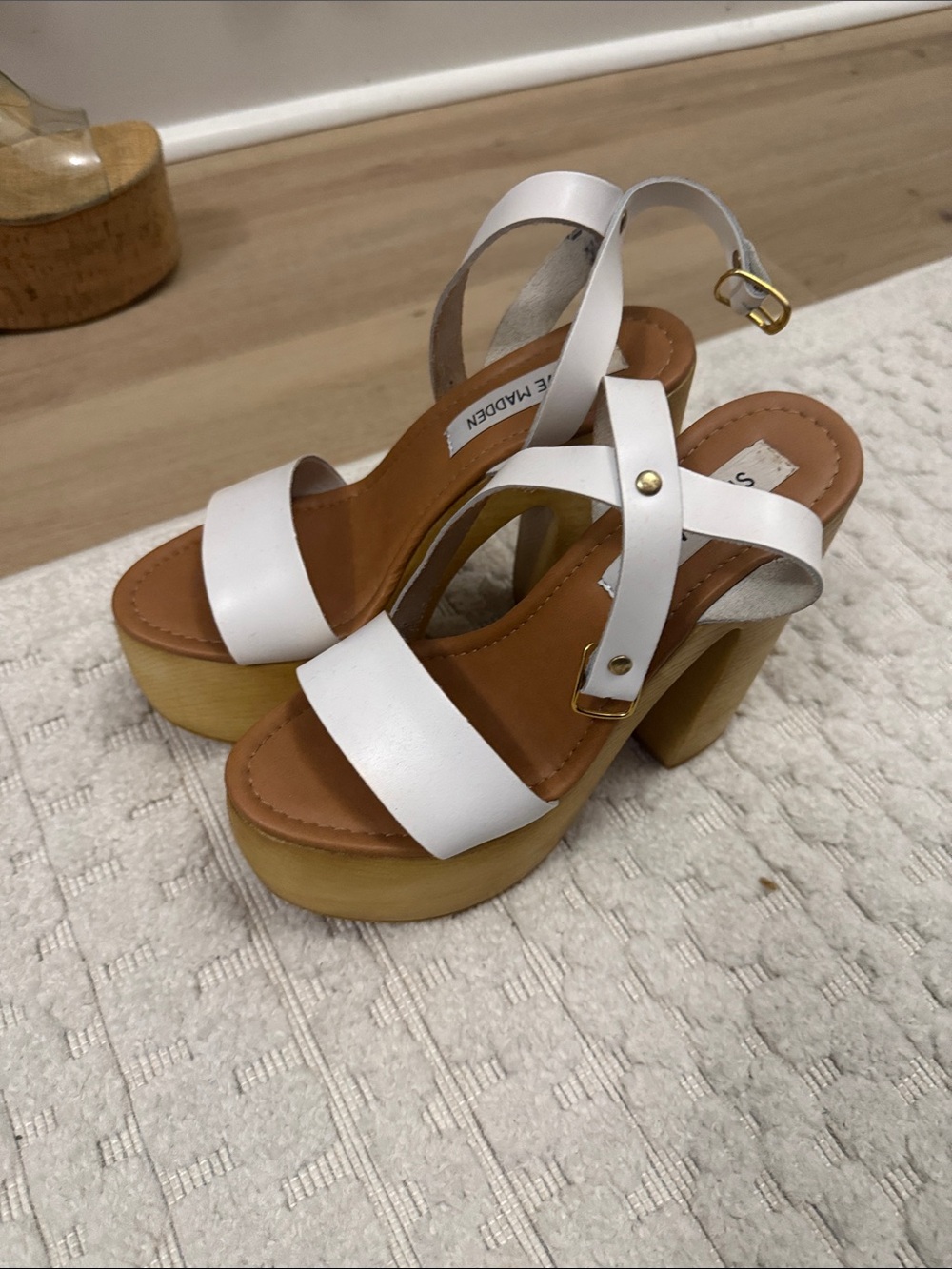 Steve Madden White Leather Platform Sandals with Tan Wood-Look Sole